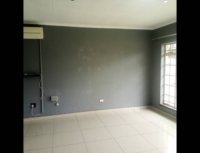 2 BEDROOM TOWNHOUSE FOR SALE IN LILIANTON